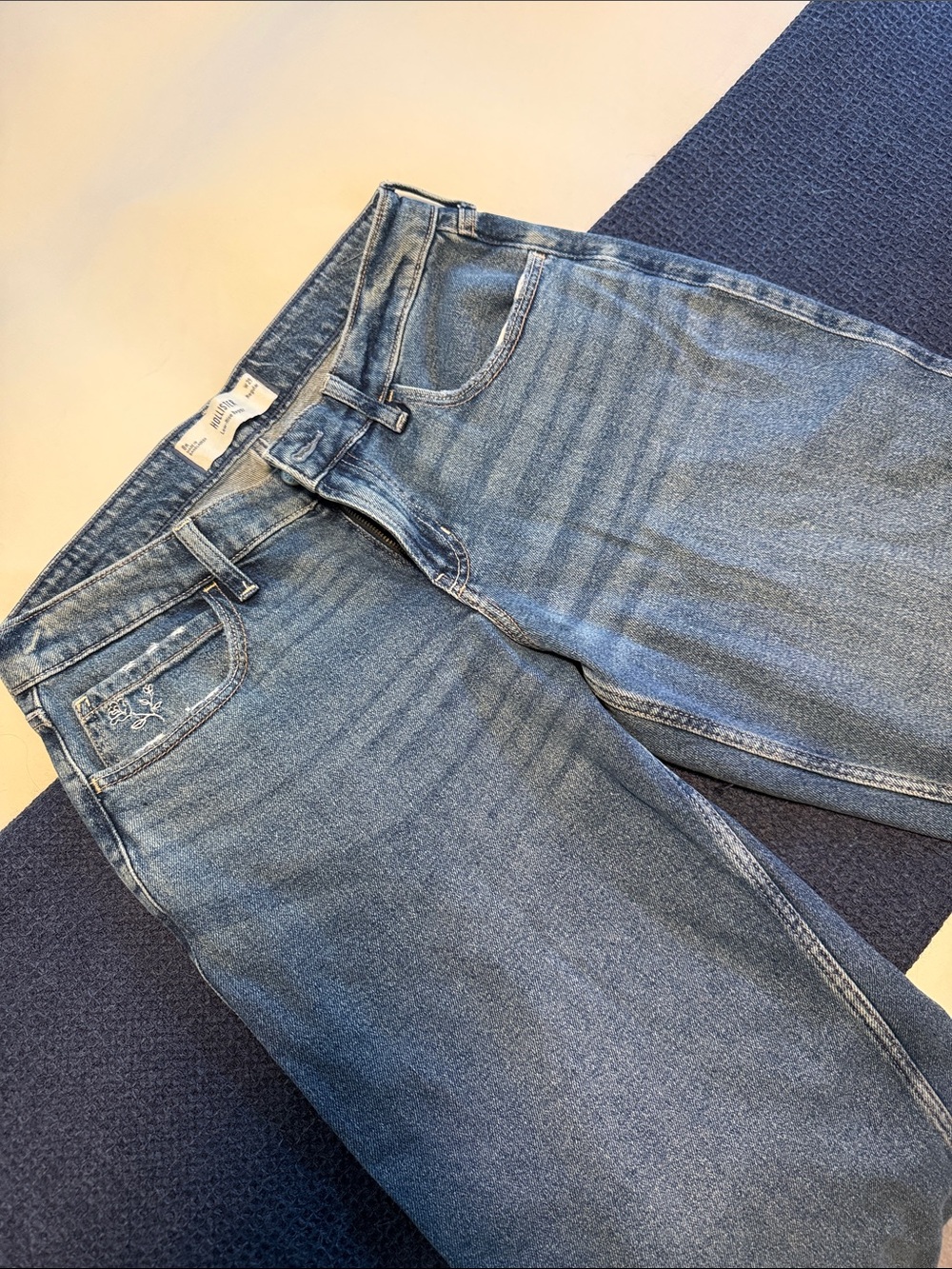 Hollister Medium Blue Low-Rise Baggy Jeans